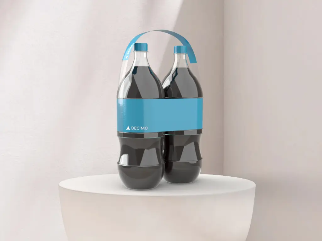 Multipack di bottiglie con etichetta stretch sleeve e maniglia adesiva da trasporto